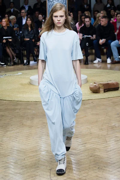 Look 24
